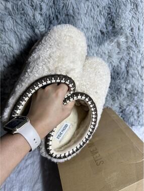 Steve Madden Selena-F Natural Fuzzy Slip-On Shoes Size 10